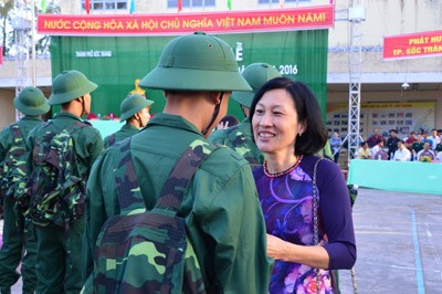 Tưng bừng ngày hội tòng quân ở Sóc Trăng, Cần Thơ - ảnh 1