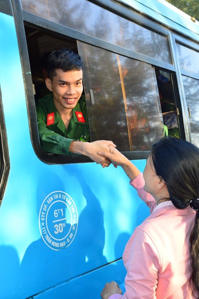 Tưng bừng ngày hội tòng quân ở Sóc Trăng, Cần Thơ - ảnh 2