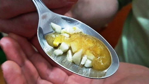 Cách làm nước uống phòng đau tim, đột quỵ từ chanh tỏi - ảnh 1