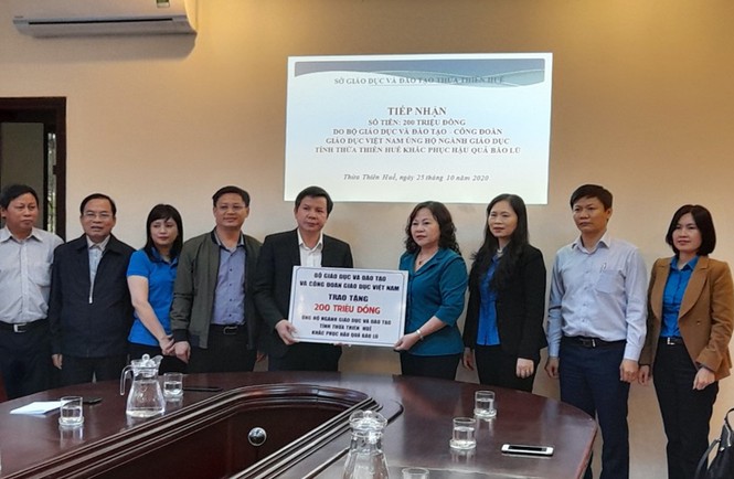 Bộ GD-ĐT hỗ trợ ngành giáo dục Huế khắc phục hậu quả lũ lụt - ảnh 1