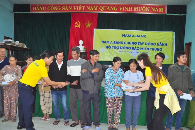 Nam A Bank chung tay hướng về miền Trung thân yêu - ảnh 2
