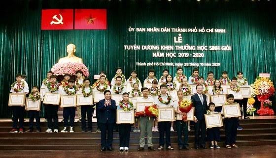 BITEX đồng hành cùng Lễ tuyên dương khen thưởng học sinh giỏi TPHCM - ảnh 2