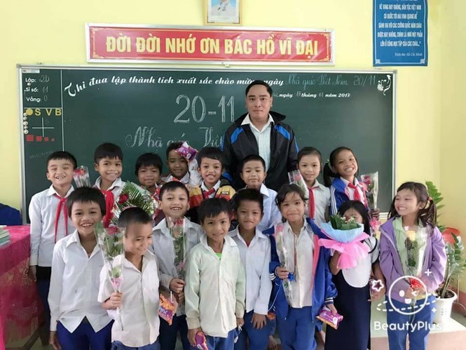 Người thầy 'giàu có' treo thưởng cho học trò là mì tôm, cá khô - ảnh 1