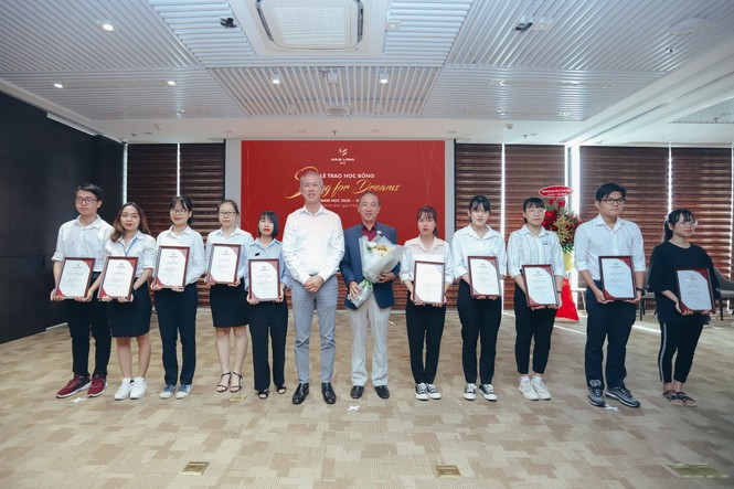 Tập đoàn Nam Long trao học bổng thường niên 'Swing For Dreams' 2020 - ảnh 2