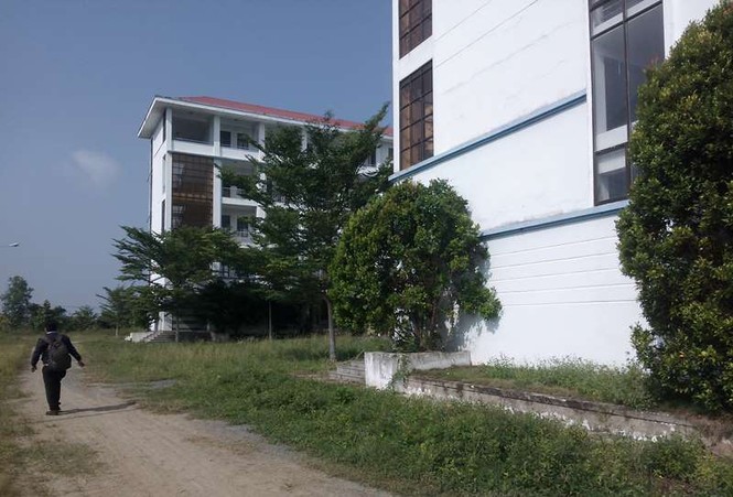 Lãng phí cơ sở trường đại học hàng chục tỷ đồng bỏ hoang nhiều năm - ảnh 16