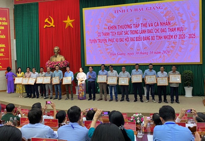 Bộ Chính trị chuẩn y Bí thư, Phó Bí thư Tỉnh ủy Hậu Giang - ảnh 1