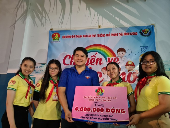 Đại biểu cháu ngoan Bác Hồ TP Cần Thơ hướng về miền Trung thân yêu - ảnh 1