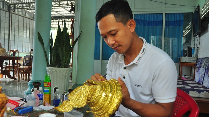 Nghệ nhân 9x dân tộc Khmer khát khao bảo tồn giá trị truyền thống - ảnh 1