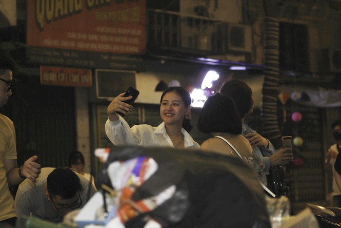 Trung Thu, Ngập rác - ảnh 1