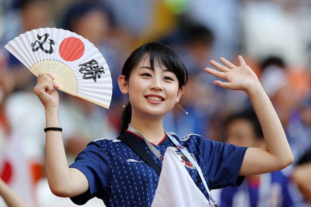 Fan nữ Colombia - Nhật Bản hâm nóng khán đài sân Mordovia - ảnh 10