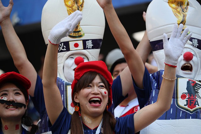 Fan nữ Colombia - Nhật Bản hâm nóng khán đài sân Mordovia - ảnh 11