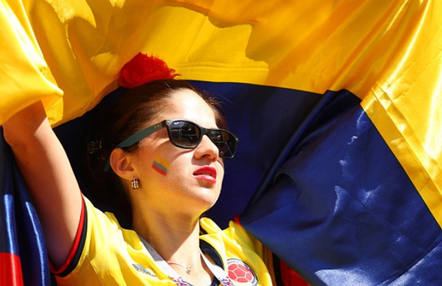 Fan nữ Colombia - Nhật Bản hâm nóng khán đài sân Mordovia - ảnh 1
