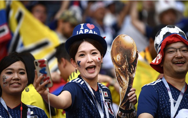 Fan nữ Colombia - Nhật Bản hâm nóng khán đài sân Mordovia - ảnh 9