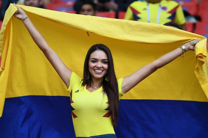 Màn đọ sắc ‘một chín một mười’ của dàn fan nữ tuyển Anh và Colombia - ảnh 11
