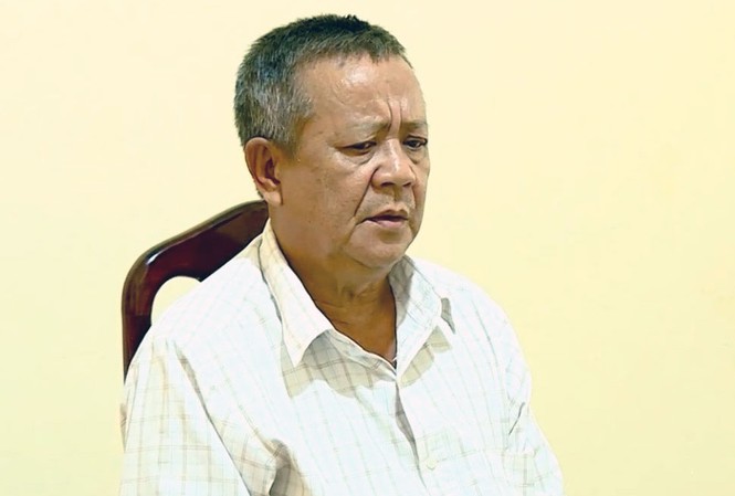 Mẹ gửi con đi bán vé số, bé gái bị ông ngoại nuôi dâm ô - ảnh 1