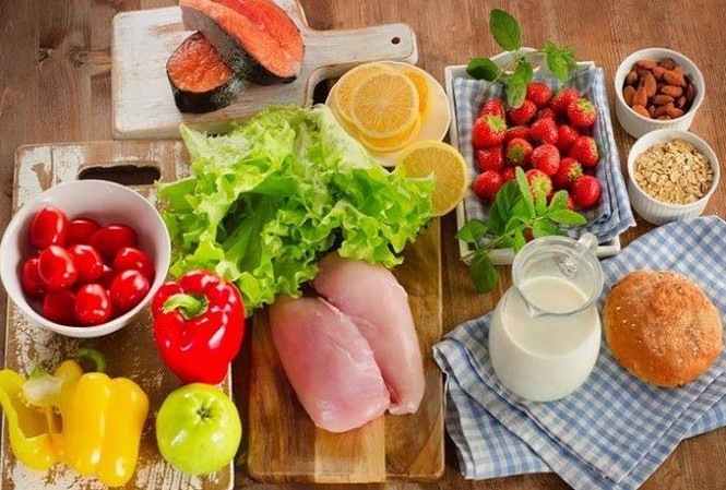 Thức ăn 'đại kỵ' với người đang điều trị ung thư - ảnh 1