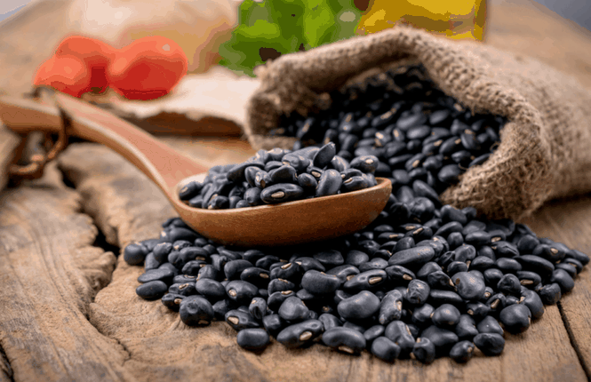 Những người 'cấm kỵ' uống nước đậu đen, cần biết để khỏi mất mạng - ảnh 2