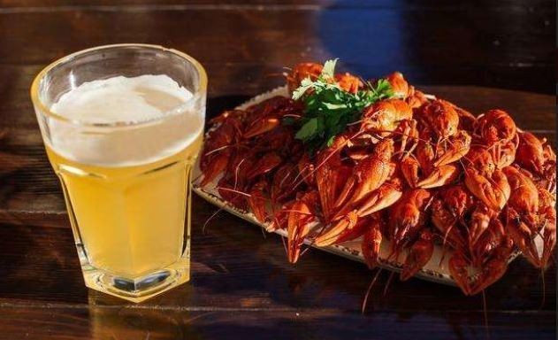 Những đại kỵ khi uống bia hại khủng khiếp không phải ai cũng biết - ảnh 2