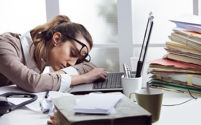 Những thói quen gây tổn thương não khủng khiếp, nhiều người Việt làm hàng ngày - ảnh 2
