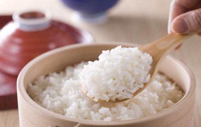 Nấu cơm kiểu này vừa mất hết chất, vừa rước đủ bệnh vào người - ảnh 3