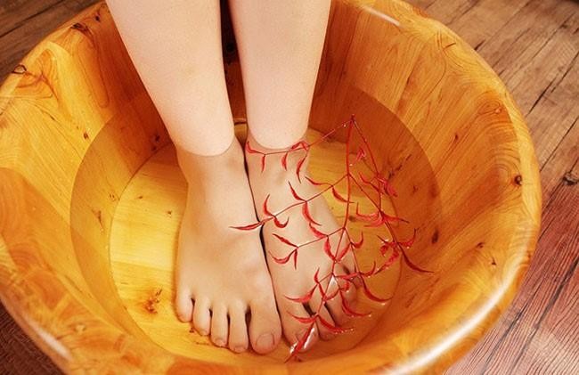 Ngâm chân nước nóng đúng cách, cả đời không cần phải uống thuốc chữa bệnh - ảnh 3