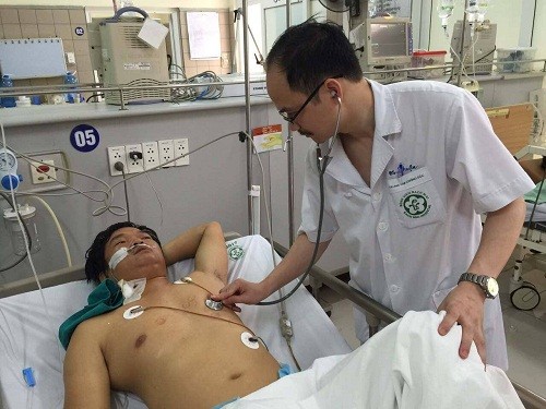Nhiều ca tử vong vì ăn nấm: Dấu hiệu ngộ độc cần biết để xử trí kịp thời - ảnh 1