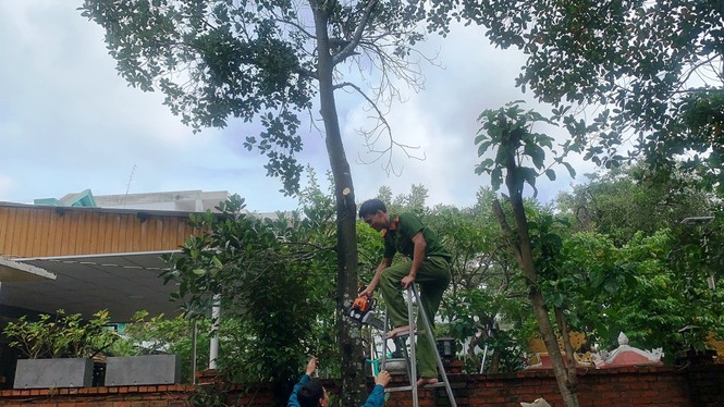 Người dân Huế không được ra khỏi nhà từ 21h tối 27/10 để tránh bão - ảnh 5