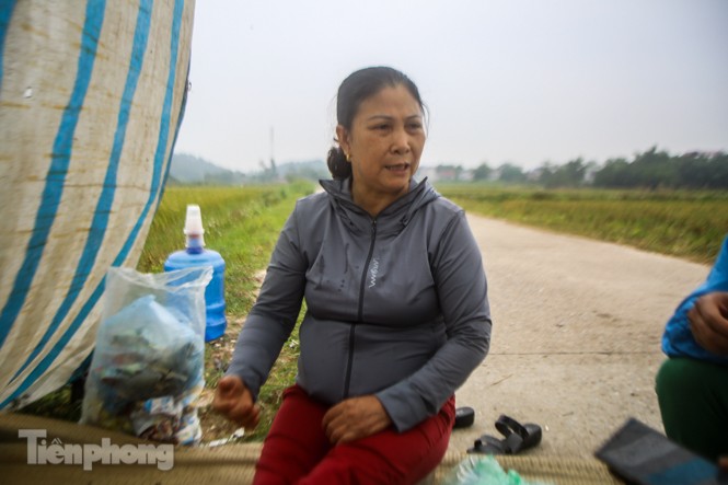 Người dân quanh bãi rác Nam Sơn mong sớm được đền bù để di dời - ảnh 2
