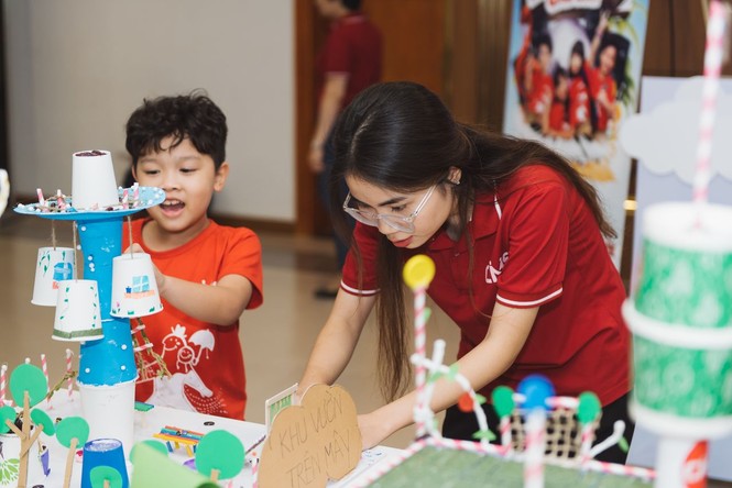Độc đáo những ngôi nhà, thành phố tương lai được làm từ vật liệu tái chế - ảnh 1