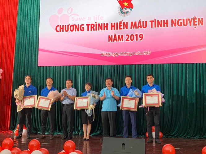 7.000 cán bộ, đoàn viên, thanh niên xếp hàng hiến máu tình nguyện - ảnh 5