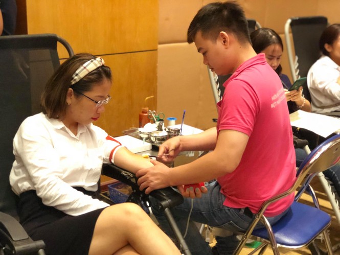 7.000 cán bộ, đoàn viên, thanh niên xếp hàng hiến máu tình nguyện - ảnh 3