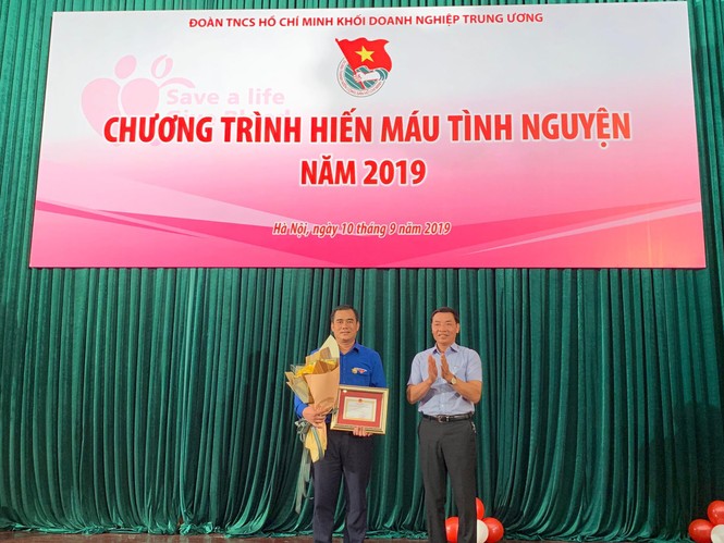 7.000 cán bộ, đoàn viên, thanh niên xếp hàng hiến máu tình nguyện - ảnh 4