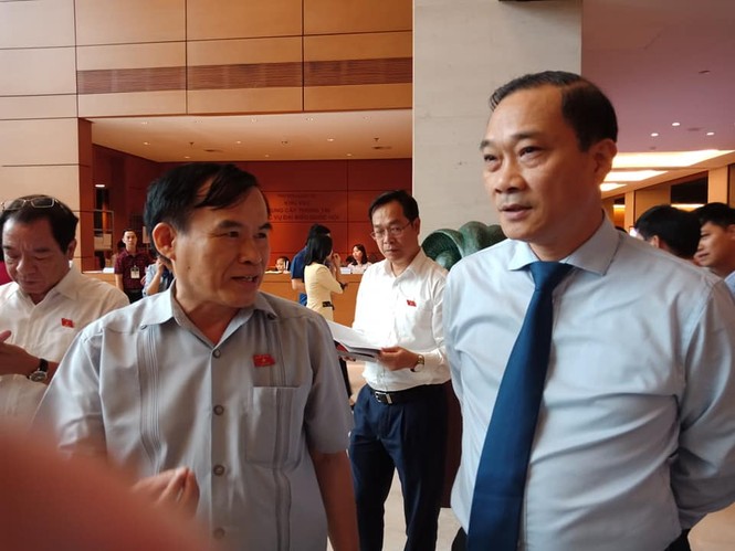 Tòa nhà vi phạm “không thể phá đi vì dân đã mua rồi” - ảnh 1