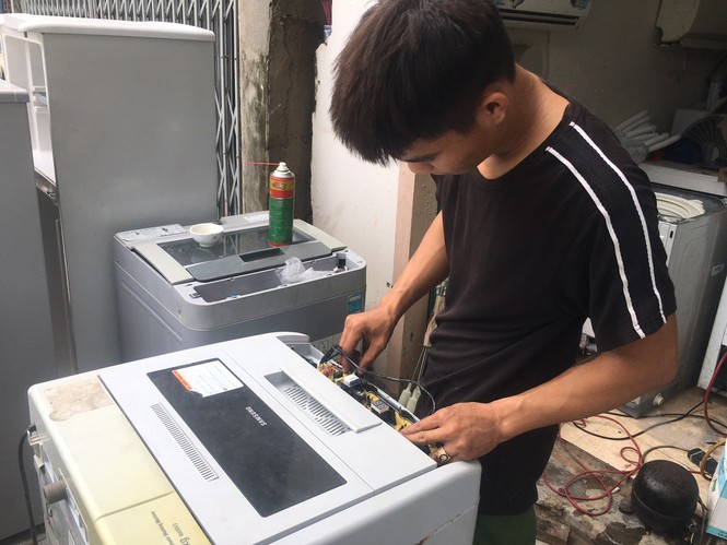 Máy giặt, tủ lạnh bị lũ ngâm, bà con để tui sấy sửa miễn phí cho - ảnh 5