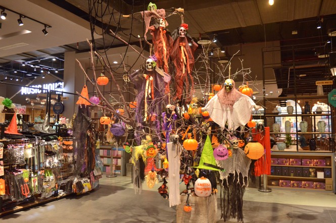 Tham gia đại tiệc Halloween tưng bừng trong... nhà sách - ảnh 6