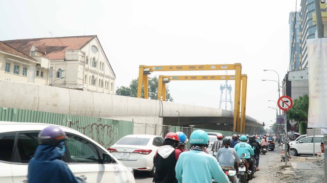 Cầu Thủ Thiêm 2 lại dừng thi công vì 'đói' vốn, thiếu mặt bằng - ảnh 2