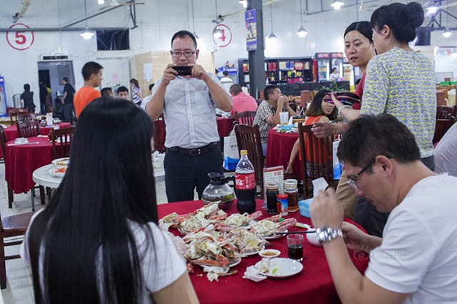 Tiếp viên hàng không xinh như mộng chuyển nghề... bóc ghẹ thuê - ảnh 4