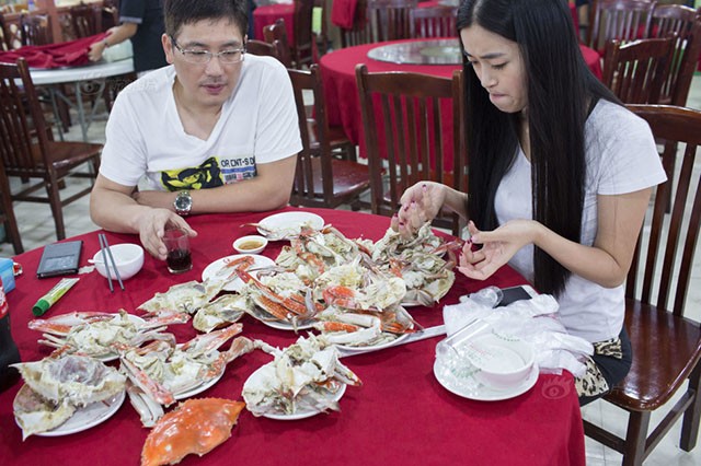 Tiếp viên hàng không xinh như mộng chuyển nghề... bóc ghẹ thuê - ảnh 3