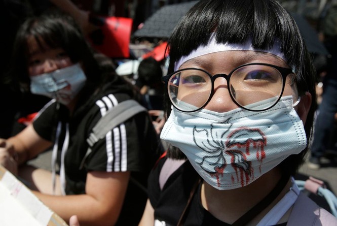biểu tình Hong Kong trưởng đặc khu xin lỗi Joshua Wong được thả - ảnh 3