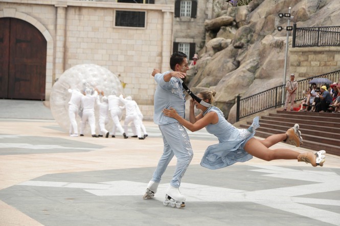Show nghệ thuật “khủng” trên đỉnh núi Bà Nà - ảnh 6