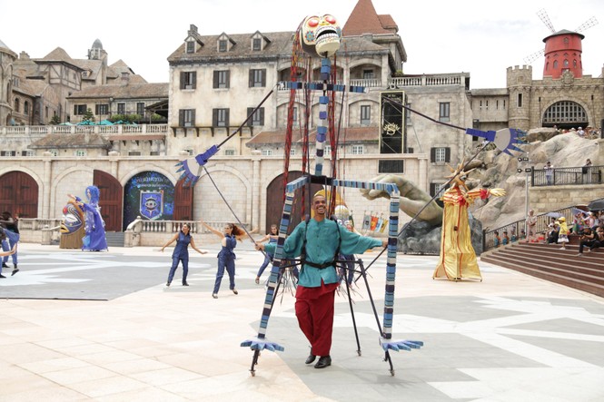 Show nghệ thuật “khủng” trên đỉnh núi Bà Nà - ảnh 8