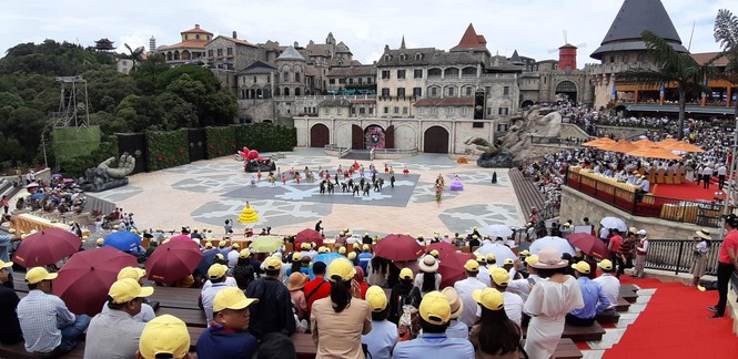 Show nghệ thuật “khủng” trên đỉnh núi Bà Nà - ảnh 4