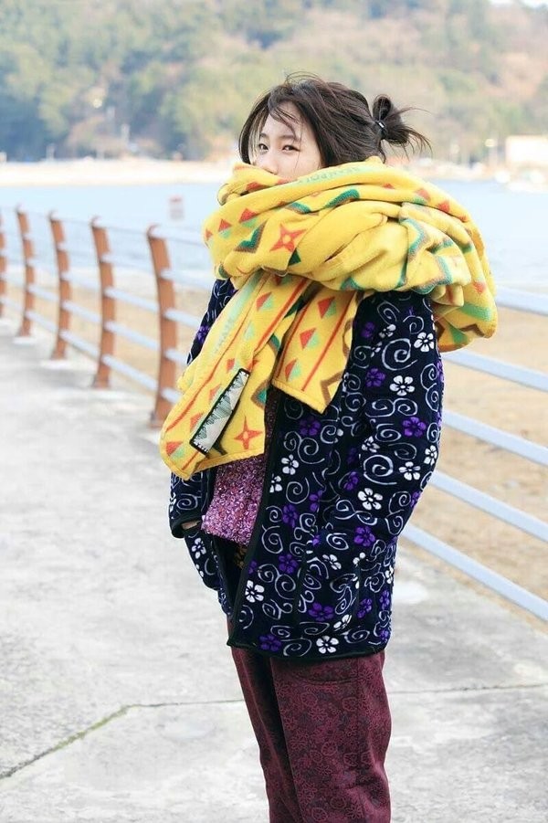 Fan truy tìm xuất xứ “chiếc chăn trứng cuộn” luôn ở bên Suzy suốt 8 năm qua - ảnh 6