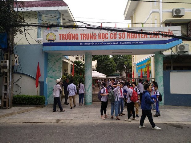 Bị nhóm bạn quây đánh hội đồng, nữ sinh lớp 8 ở Thanh Hoá phải nhập viện - ảnh 4