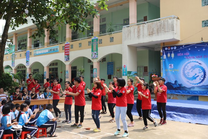 Mang Trung thu muộn đến trẻ em nhỏ vùng khó khăn tỉnh Đồng Nai - ảnh 1