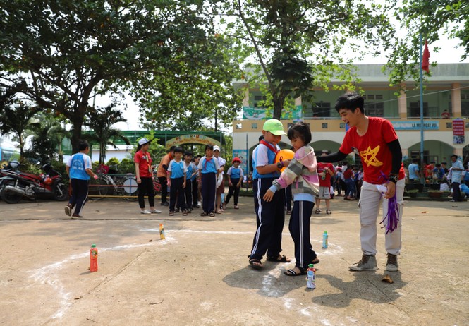 Mang Trung thu muộn đến trẻ em nhỏ vùng khó khăn tỉnh Đồng Nai - ảnh 4