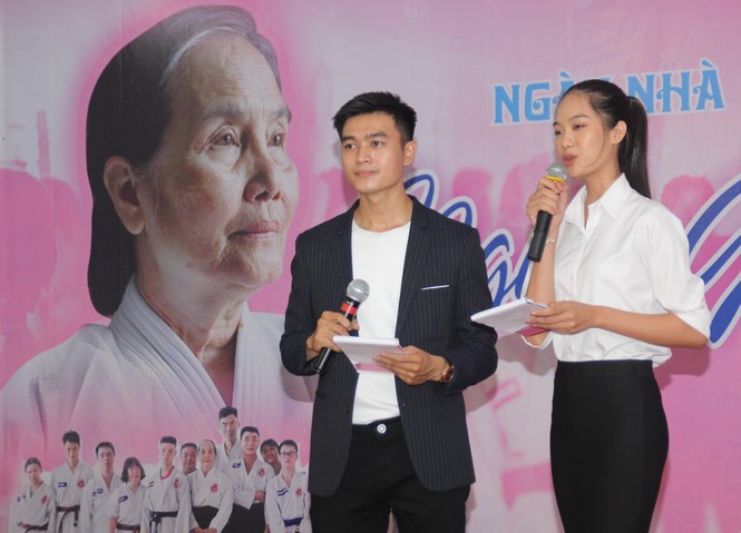 Thí sinh HHVN và các em học sinh rưng rưng tri ân thầy cô lớp học đặc biệt - ảnh 3