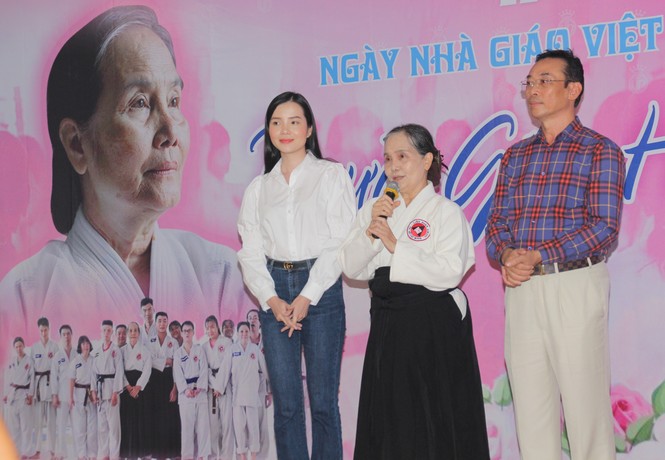 Thí sinh HHVN và các em học sinh rưng rưng tri ân thầy cô lớp học đặc biệt - ảnh 16