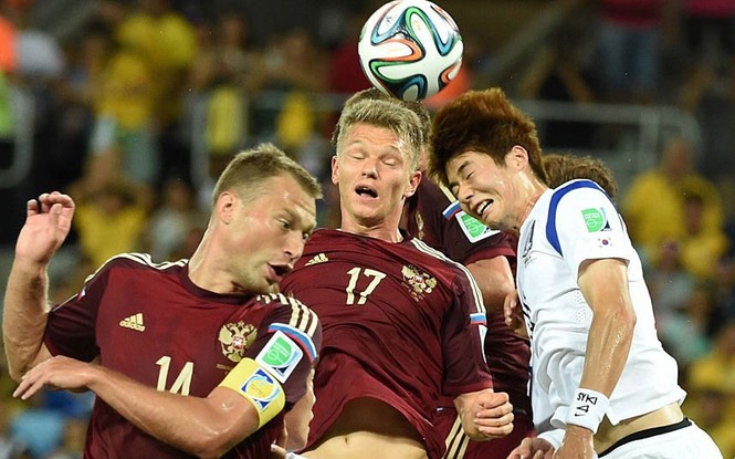 Nét mặt 'khó đỡ' của các sao trên sân cỏ World Cup - ảnh 10