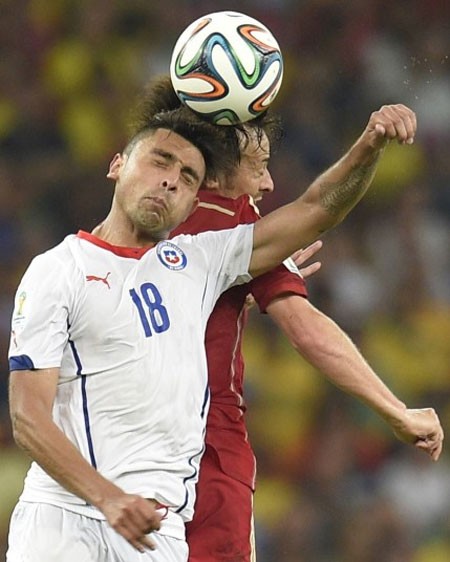 Nét mặt 'khó đỡ' của các sao trên sân cỏ World Cup - ảnh 14